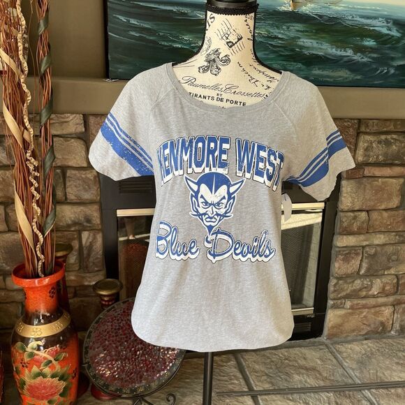 NWOT PEL-ATHLETIC Graphic T-shirt Kenmore West Blue Devils M - Picture 3 of 16